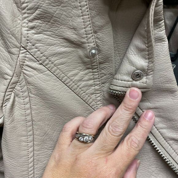 BLANKNYC Womens Fawn Beige Faux Leather Life Changer Moto Jacket‎ S $98 New* - Picture 6 of 14